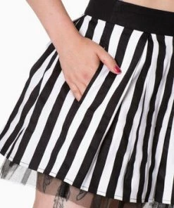 Banned Heart To Heart Mini Skirt -Spooky Threads heart to heart mini skirt banned 3 300x