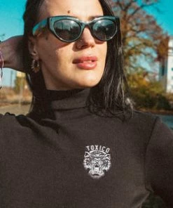 Toxico Tiger Longsleeve Dress -Spooky Threads longsleeve tiger dress close up 1000x d9f29557 5954 4131 a0ea 02c41297b228 300x