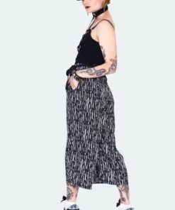 Jawbreaker Scattered Stripes Culottes With Contrast -Spooky Threads scattered stripes culottes with contrast tra 4861 05.1450 300x
